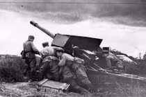 Pháo binh Nga ăn mừng sinh nhật lần thứ...635