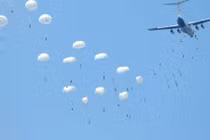 Mục kích lính dù Nga tập trận đổ bộ quy mô cực lớn