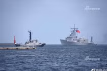 Phát thèm cặp chiến hạm lớn Mỹ bán cho Đài Loan