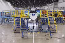 Choáng ngợp trong nhà máy sản xuất chiến đấu cơ F-35