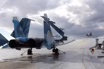 Huy hoàng 40 năm "chúa tể bầu trời" Su-27