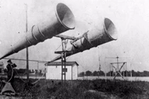 Soi dàn thiết bị định vị máy bay địch thời hoàng kim