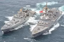 Tàu khu trục Ấn - Nhật "song kiếm hợp bích" săn hải tặc