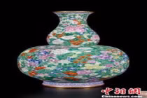 Chiếc bình hoa giá gần 72 tỷ có gì đặc biệt?