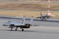 Soi lực lượng chiến đấu cơ Mỹ hùng hậu ở Nhật Bản