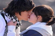 Fan phát sốt vì cảnh cưỡng hôn trong “Vườn sao băng” 2018