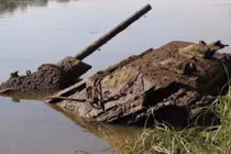 Bí ẩn chiếc xe tăng T-34 chìm dưới sông Đông lạnh giá
