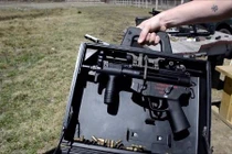 Giải mật vali tiểu liên ưa thích của các điệp viên