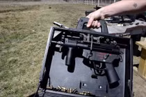 Giải mật vali tiểu liên ưa thích của các điệp viên