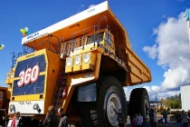 Xe tải khổng lồ lớn nhất thế giới