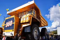 Xe tải khổng lồ lớn nhất thế giới