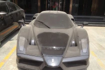 Ferrari Enzo hàng chục tỷ bị đại gia Trung Quốc vứt bỏ