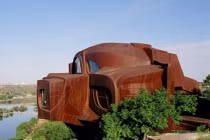 Kỳ lạ nhà hoàn toàn bằng thép