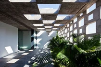 Bên trong nhà tổ ong Việt vừa giật giải "xịn"