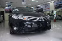 Toyota Altis 2014 nhập khẩu khoe hàng tại Việt Nam