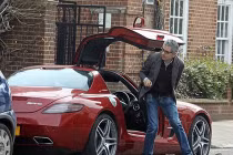 Cận cảnh dàn xe đắt giá của danh hài Mr Bean