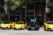 Đại gia Sài thành liên tục khoe đẳng cấp bằng siêu xe