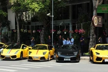 Đại gia Sài thành liên tục khoe đẳng cấp bằng siêu xe