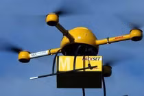 Tận mục máy bay đi giao hàng