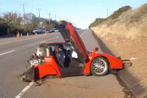 Xót xa nhìn những siêu xe triệu đô vỡ vụn