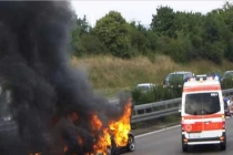 Siêu bò Lamborghini Murcielago cháy ngùn ngụt, hun chết 2 người 