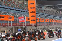 Đua moto KTM 390 Duke hoành tráng tại Ấn Độ