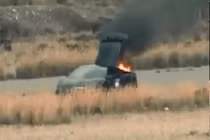 Lamborghini Gallardo bốc cháy dữ dội trên đường đua