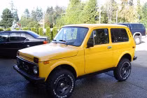 Mổ xẻ ô tô Lada cả gan đối đầu xe tăng Ukraine