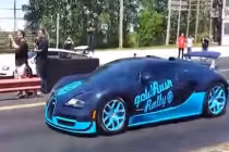 2 siêu xe Bugatti Veyron so tài bất phân thắng bại