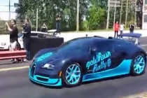 2 siêu xe Bugatti Veyron so tài bất phân thắng bại