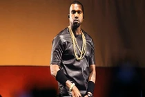 Người tình của Kim "siêu vòng ba" bị kiện