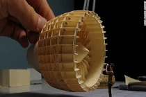 Siêu phẩm máy bay Boeing 777 bằng giấy chuẩn từng centimet