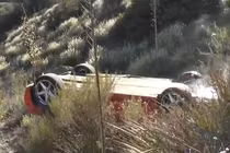 Siêu xe Ferrari gặp tai nạn bí ẩn ở đường ma ám