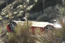 Siêu xe Ferrari gặp tai nạn bí ẩn ở đường ma ám