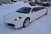 Chế siêu xế Limousine Ferrari tuyệt đẹp từ xe Peugeot cũ