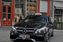 Siêu xe Mercedes-Benz E 63 AMG 9 tỷ đồng làm taxi