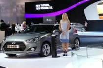 Triển lãm xe sang bùng nổ, chấp kinh tế suy thoái