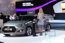 Triển lãm xe sang bùng nổ, chấp kinh tế suy thoái