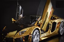 Lamborghini mô hình bằng vàng, gắn kim cương gần 100 tỷ đồng 