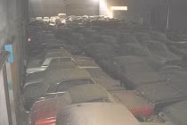 Mua nhà bỏ hoang, “trúng” dàn xế cổ triệu đô