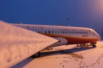 Soi máy bay phản lực đầu tiên Trung Quốc tự sản xuất