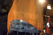 Hyundai Santro mới tinh tự bốc cháy thiêu chết 2 em nhỏ 