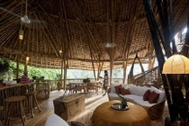 Khách sạn 5 sao bằng tre trên đảo thiên đường