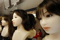 Đột nhập lò sản xuất đồ chơi tình dục nổi tiếng 