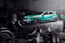 Mercedes-Benz A45 AMG vừa về VN, độ phong cách “lẳng lơ“