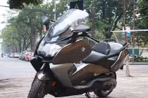 Hàng khủng của các hãng xe "đọ" nhau nảy lửa ở VN