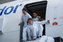 Lớp dạy đại gia thoát hiểm trên máy bay