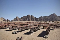 Rạp chiếu phim ngoài trời giữa sa mạc hoang vu