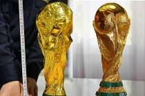 Tận mắt 1.000 cúp World Cup vàng giả lừa thượng đế