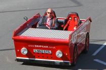 Biến thùng rác thành siêu xe nhanh nhất thế giới